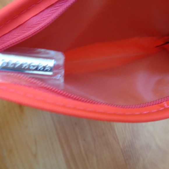 Small Sephora zip top bag FREE with purchase - Picture 3 of 3